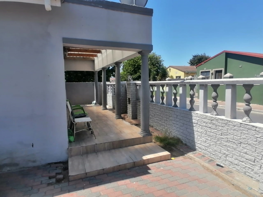 2 Bedroom Property for Sale in Beverly Park Western Cape